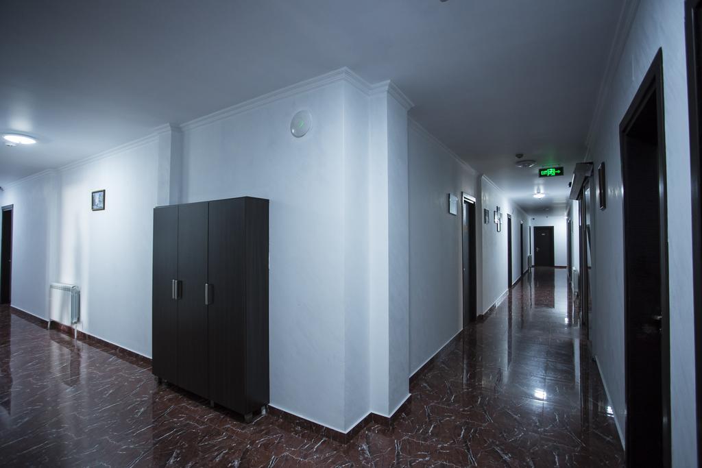 Batus Hotel Batumi Bagian luar foto