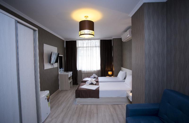 Batus Hotel Batumi Bagian luar foto